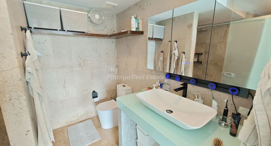 For sale 2 bedrooms condo in North Pattaya, Pattaya