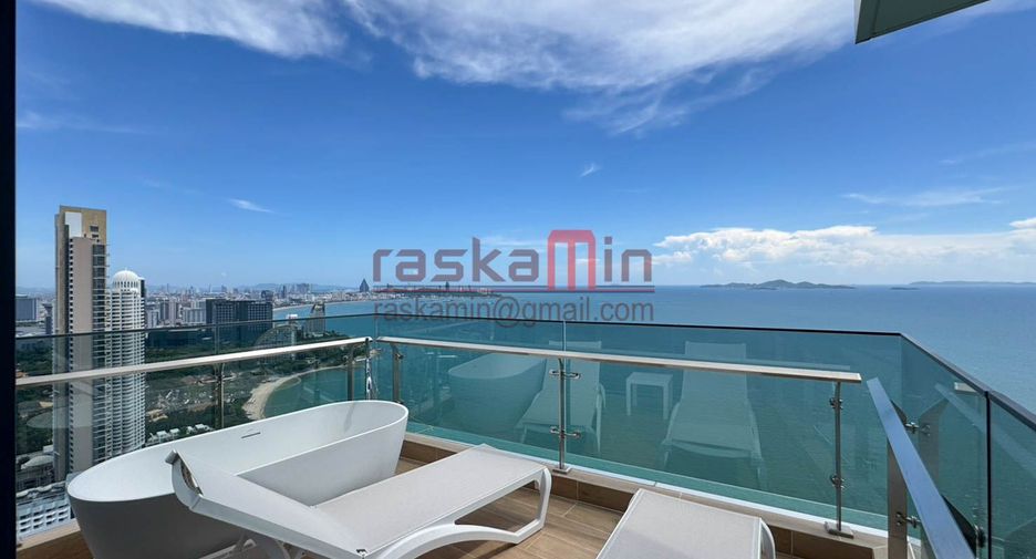 For rent 3 bedrooms condo in North Pattaya, Pattaya