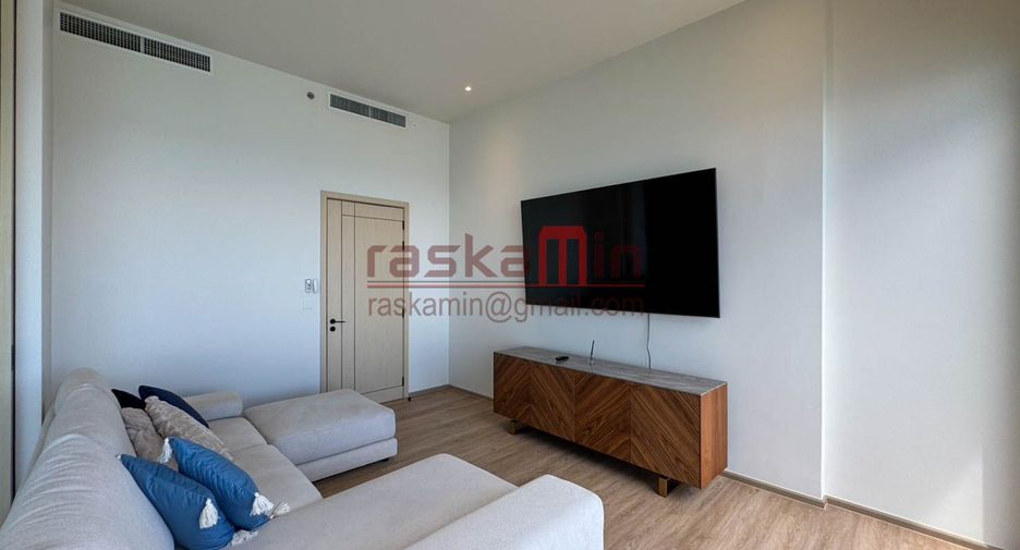 For rent 3 bedrooms condo in North Pattaya, Pattaya