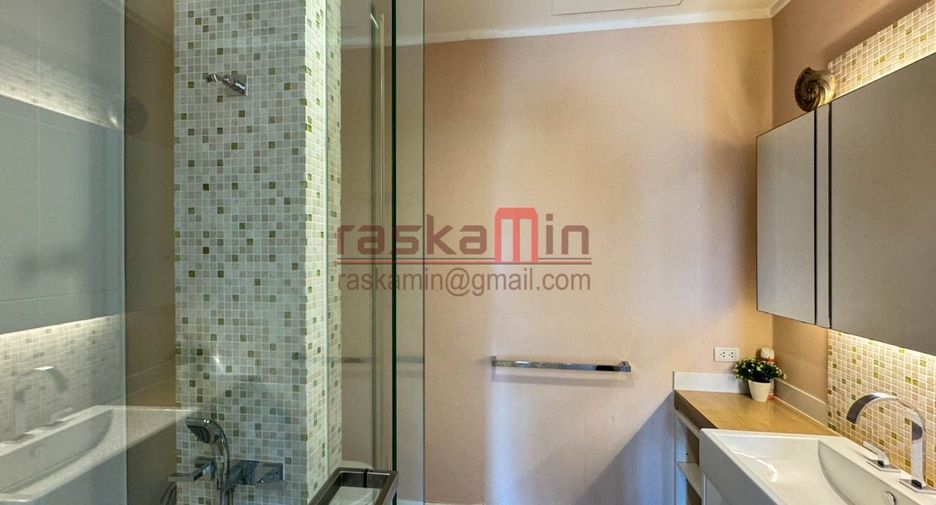 For rent 2 bedrooms condo in North Pattaya, Pattaya