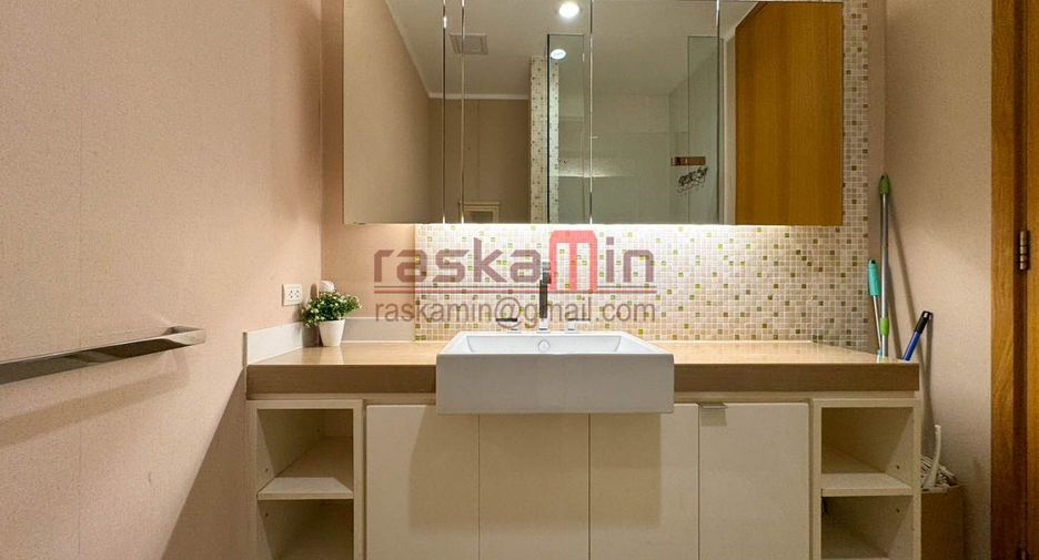 For rent 2 bedrooms condo in North Pattaya, Pattaya