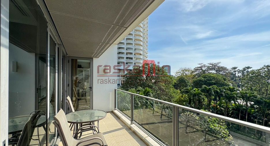 For rent 2 bedrooms condo in North Pattaya, Pattaya