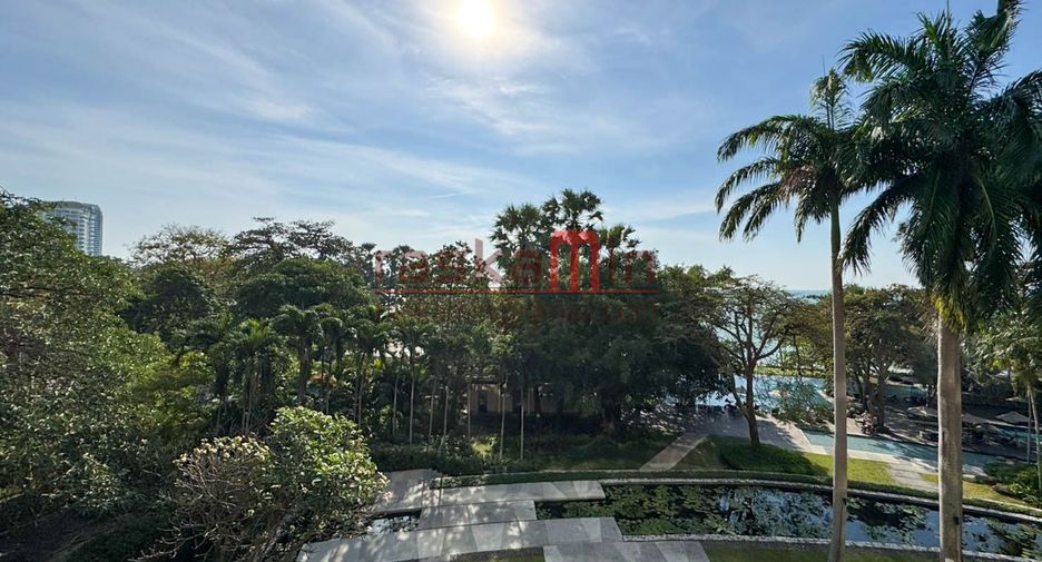 For rent 2 bedrooms condo in North Pattaya, Pattaya