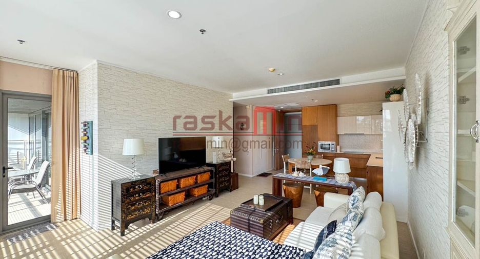For rent 2 bedrooms condo in North Pattaya, Pattaya