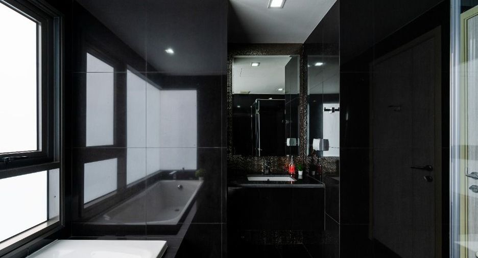 À vendre 2 chambres condo à Khlong Toei, Bangkok