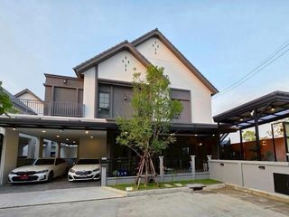 Casa en venta de 4 habitaciones en Bang Phli, Samut Prakan
