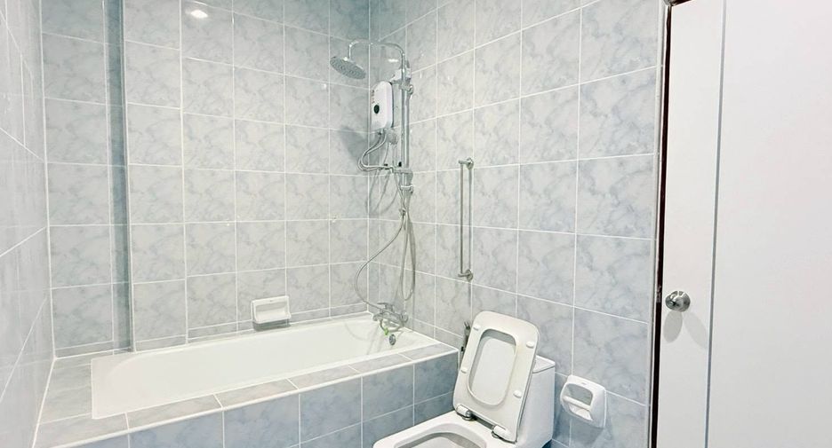 For rent 3 bedrooms house in East Pattaya, Pattaya