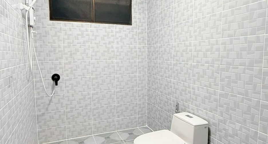 For rent 3 bedrooms house in East Pattaya, Pattaya