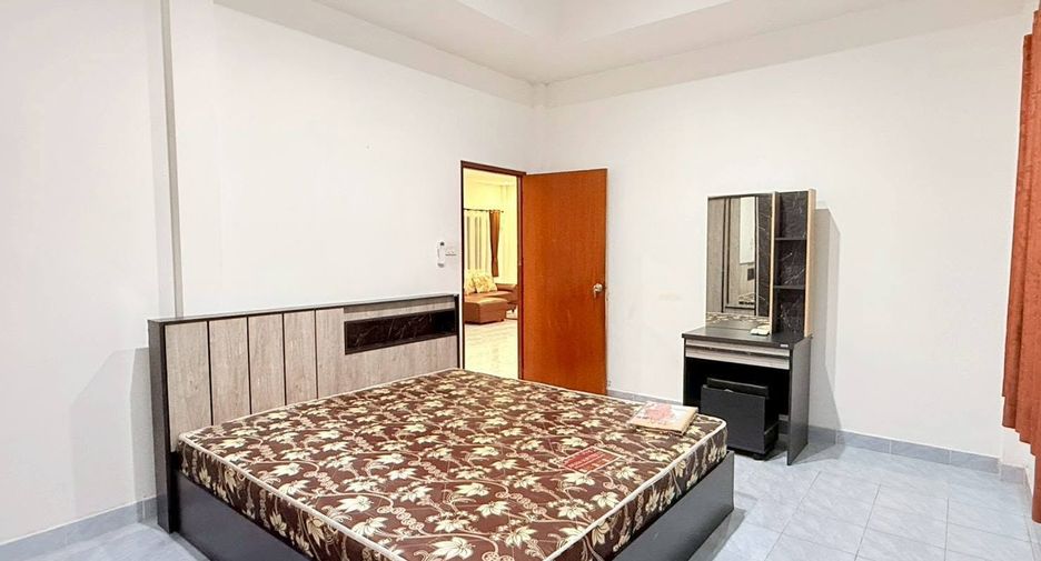 For rent 3 bedrooms house in East Pattaya, Pattaya