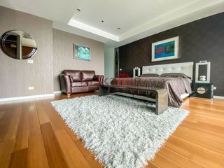Condo en venta de 4 habitaciones en Sathon, Bangkok