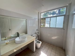 For rent 4 bedrooms house in Khlong Toei, Bangkok