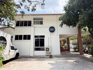 For rent 4 bedrooms house in Khlong Toei, Bangkok