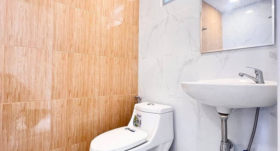 Casa en venta de 2 habitaciones en Si Racha, Chonburi