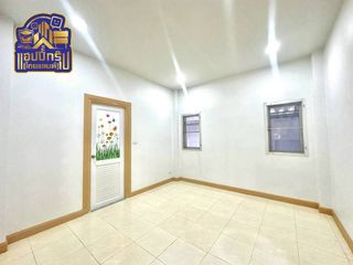 Продажа 3 спальни дом в Si Racha, Чонбури