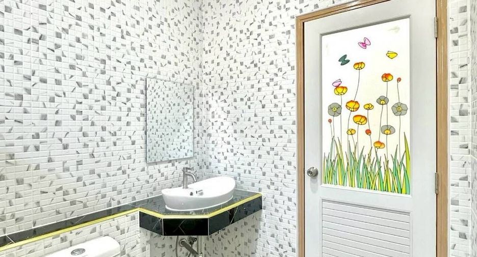 Haus zum Kauf mit 3 Zimmer in Si Racha, Chonburi