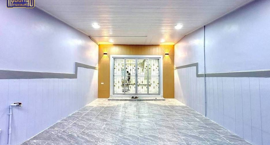 For sale 2 bedrooms townhouse in Ban Bueng, Chonburi