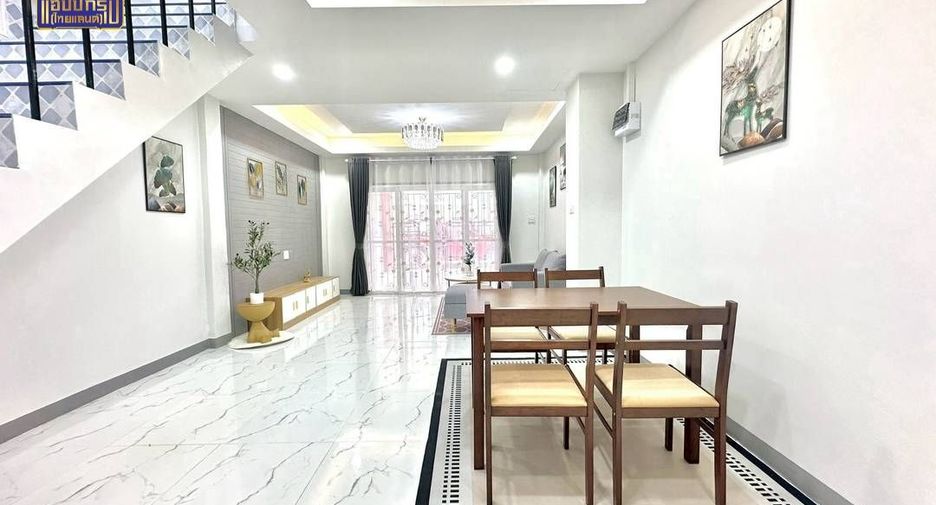 For sale 2 bedrooms townhouse in Ban Bueng, Chonburi