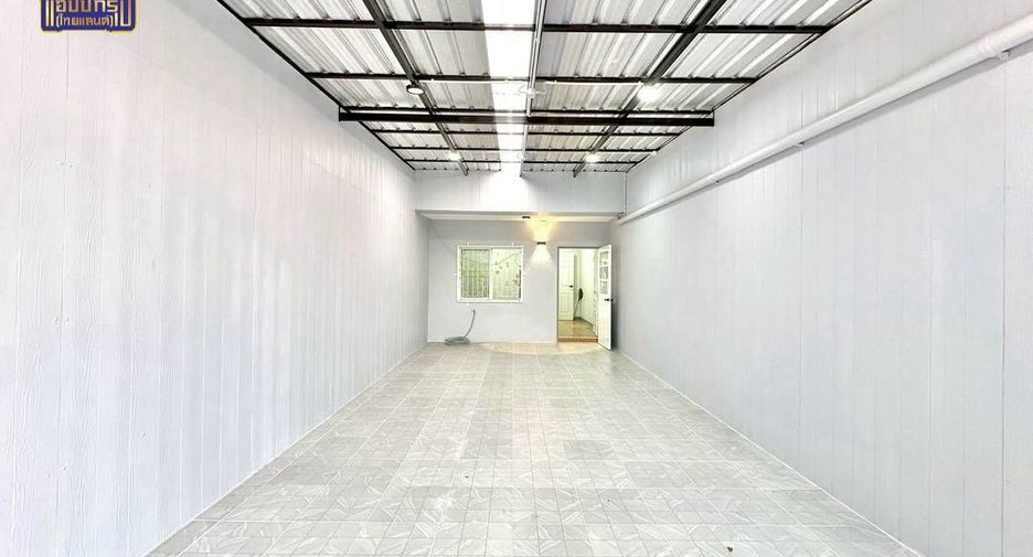 For sale 2 bedrooms townhouse in Ban Bueng, Chonburi