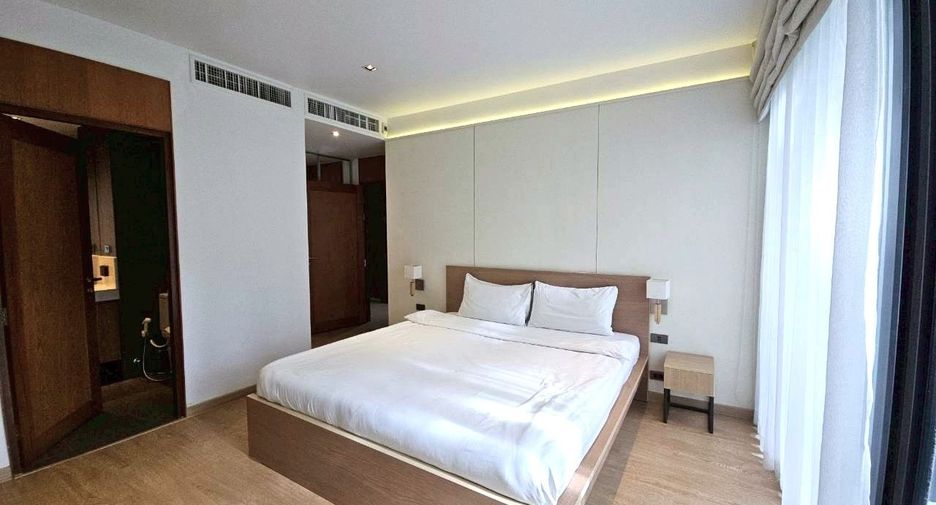 For rent 2 bedrooms condo in Watthana, Bangkok