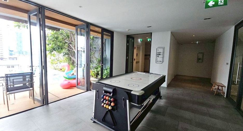 For rent 2 bedrooms condo in Watthana, Bangkok