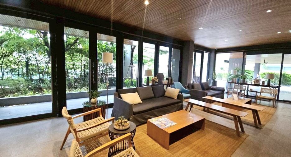 For rent 2 bedrooms condo in Watthana, Bangkok