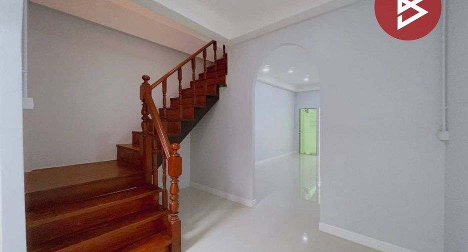 For sale 1 bed townhouse in Khlong Sam Wa, Bangkok