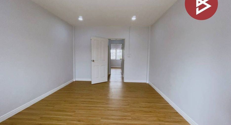 For sale 1 bed townhouse in Khlong Sam Wa, Bangkok