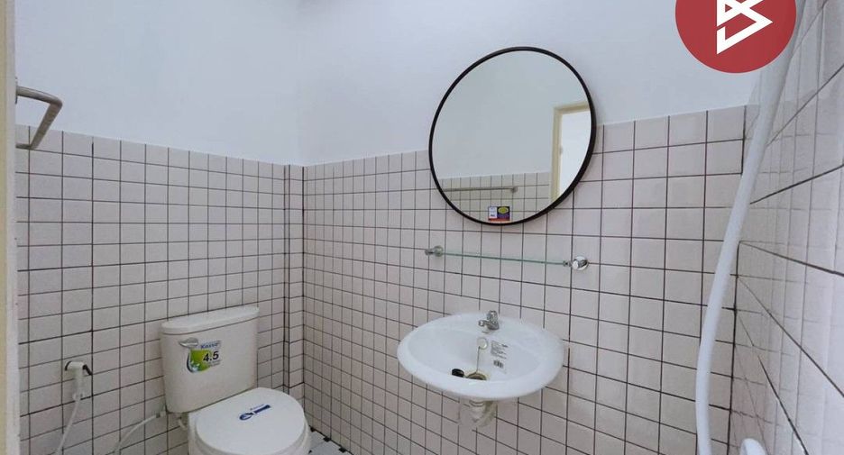 For sale 1 bed townhouse in Khlong Sam Wa, Bangkok