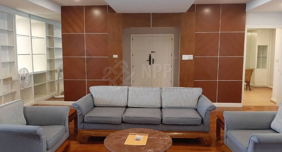 Condo en alquiler de 3 habitaciones en Khlong Toei, Bangkok
