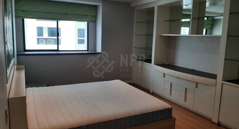 Condo en alquiler de 3 habitaciones en Khlong Toei, Bangkok