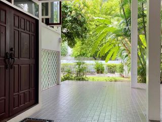 For rent 2 bedrooms house in Pathum Wan, Bangkok