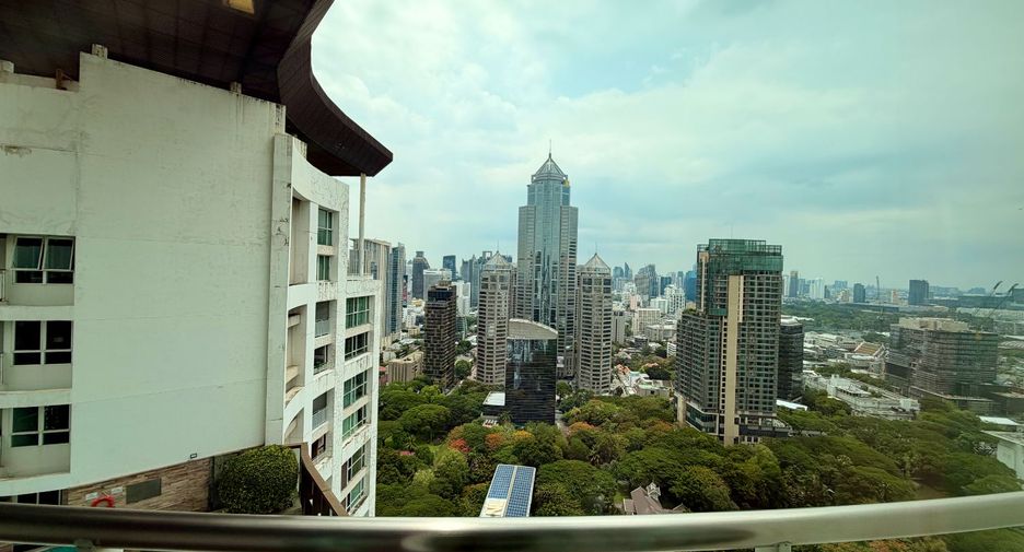 For rent 4 bedrooms serviced apartment in Pathum Wan, Bangkok