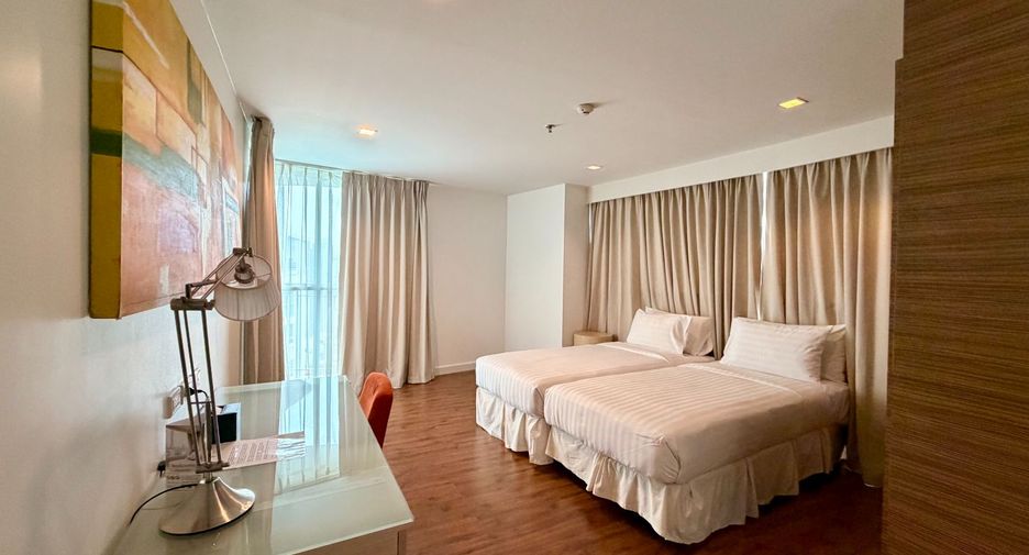 For rent 4 bedrooms serviced apartment in Pathum Wan, Bangkok