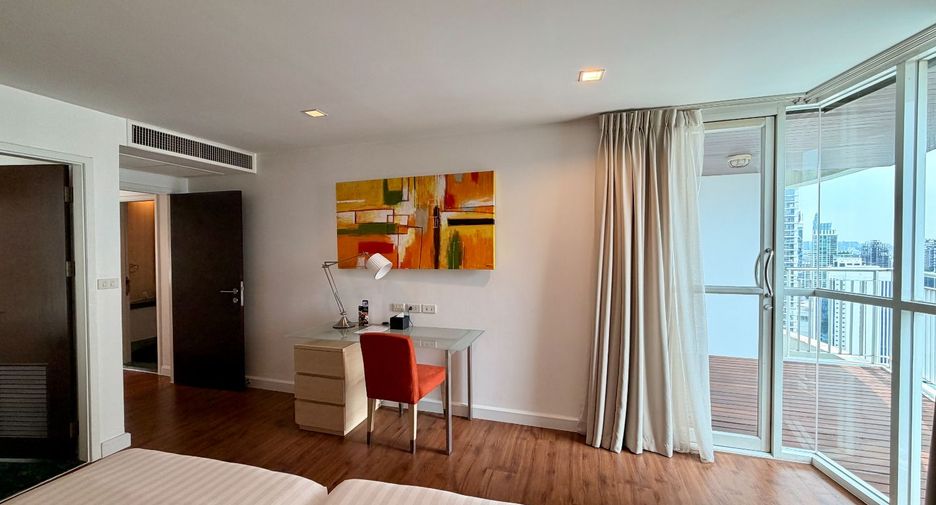 For rent 4 bedrooms serviced apartment in Pathum Wan, Bangkok