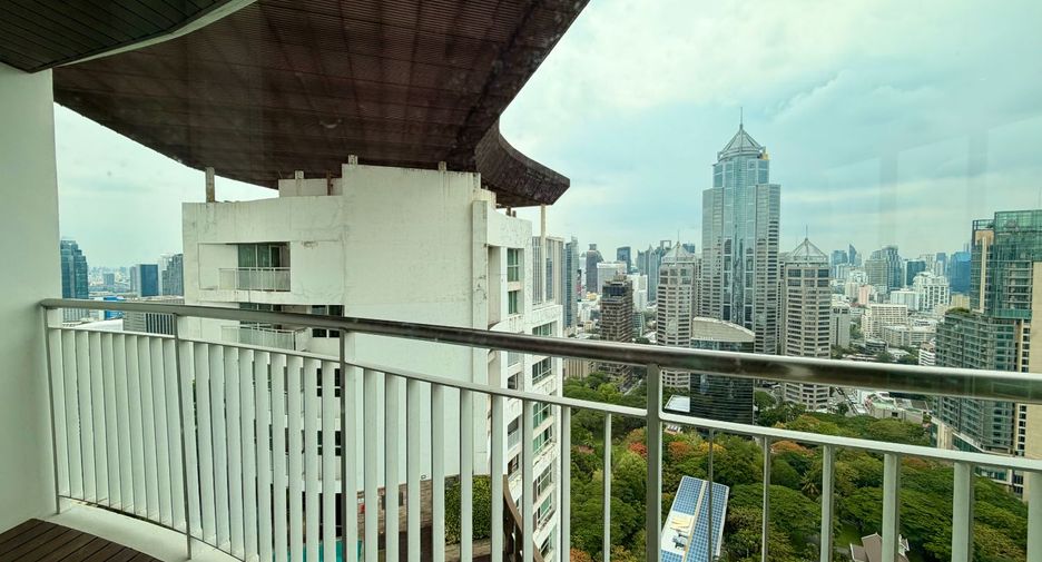 For rent 4 bedrooms serviced apartment in Pathum Wan, Bangkok