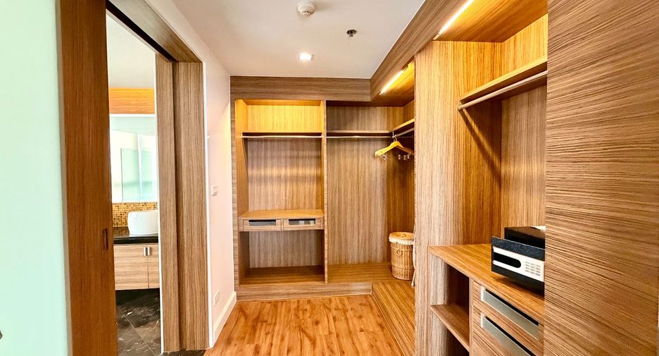 For rent 4 bedrooms serviced apartment in Pathum Wan, Bangkok
