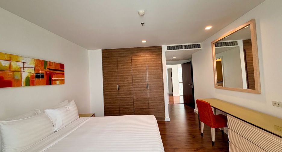 For rent 4 bedrooms serviced apartment in Pathum Wan, Bangkok