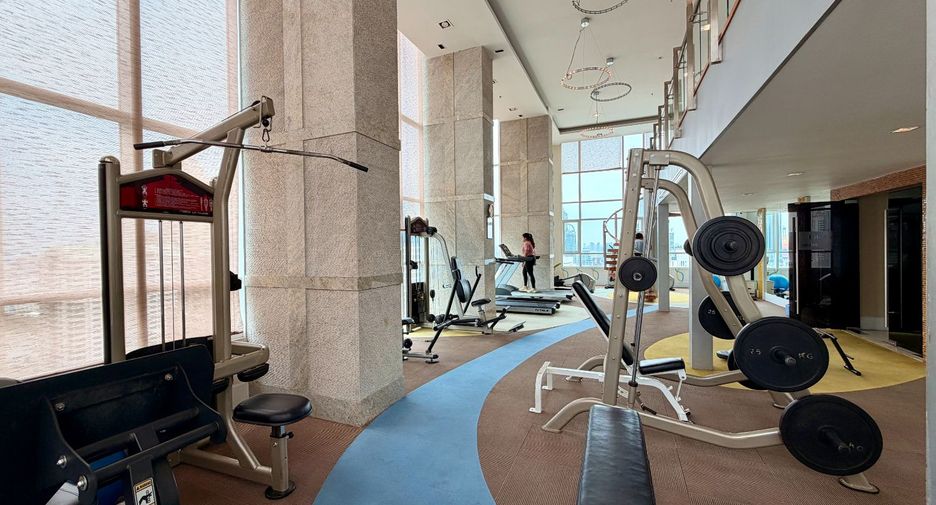 For rent 4 bedrooms serviced apartment in Pathum Wan, Bangkok
