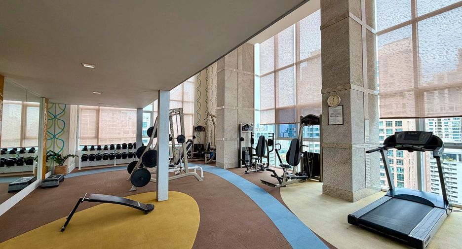 For rent 4 bedrooms serviced apartment in Pathum Wan, Bangkok