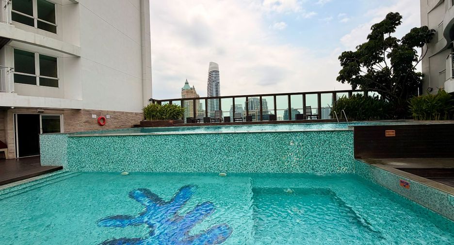 For rent 4 bedrooms serviced apartment in Pathum Wan, Bangkok