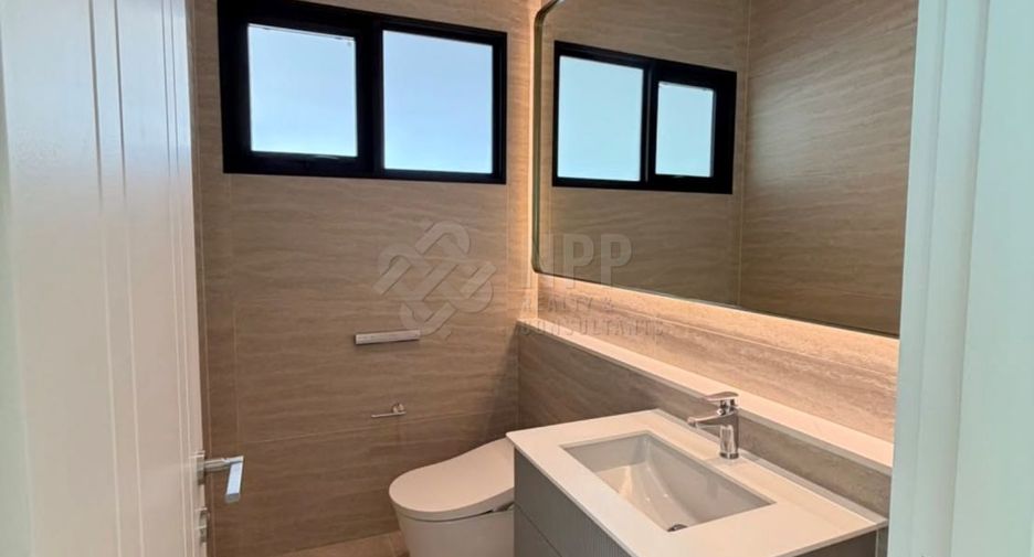 Haus zur Miete mit 4 Zimmer in Saphan Sung, Bangkok