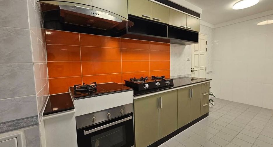 ให้เช่า 3 ห้องนอน คอนโด ใน วัฒนา, กรุงเทพฯ