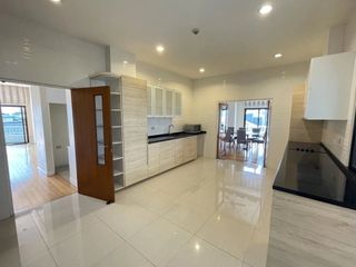 For rent 4 bedrooms condo in Watthana, Bangkok