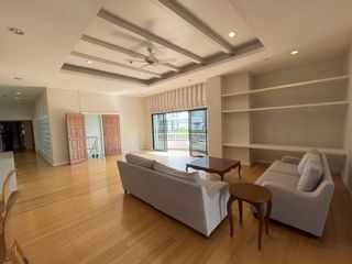 For rent 4 bedrooms condo in Watthana, Bangkok