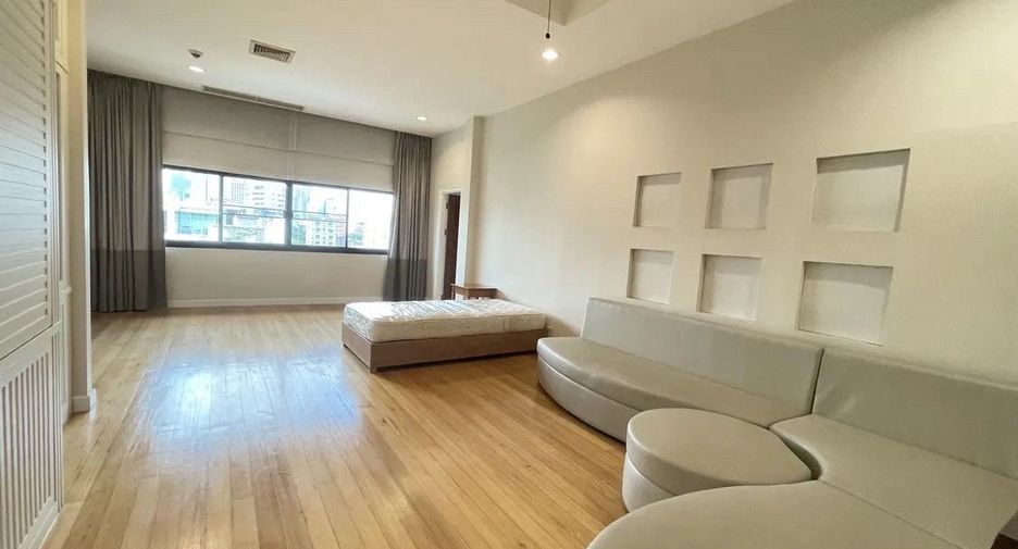 For rent 4 ベッドルーム condo in Watthana, Bangkok