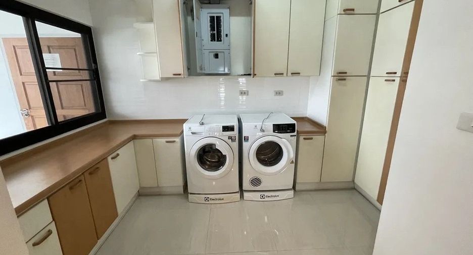 For rent 4 ベッドルーム condo in Watthana, Bangkok