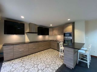 For rent 4 bedrooms townhouse in Watthana, Bangkok