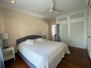 For rent 4 bedrooms townhouse in Watthana, Bangkok