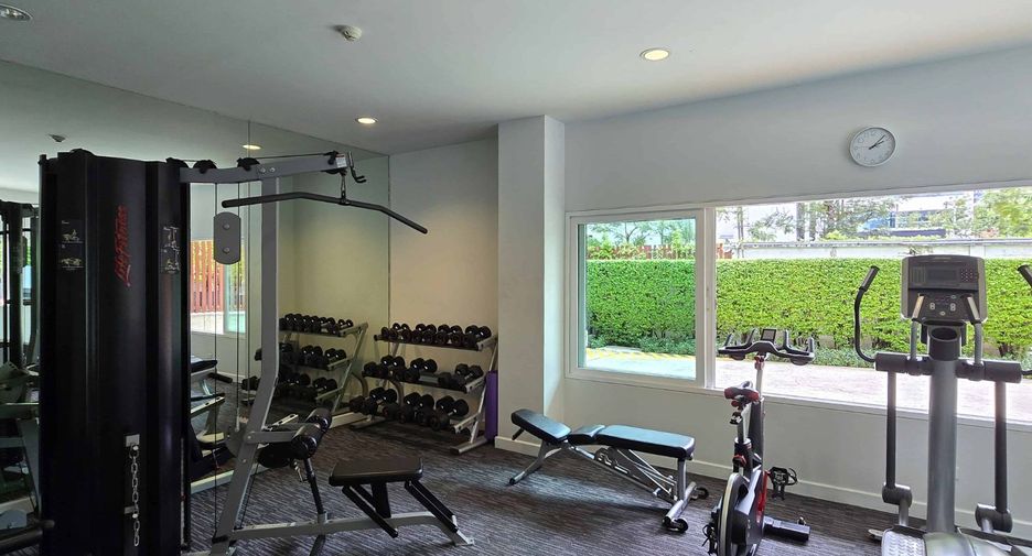For rent 3 bedrooms condo in Pathum Wan, Bangkok