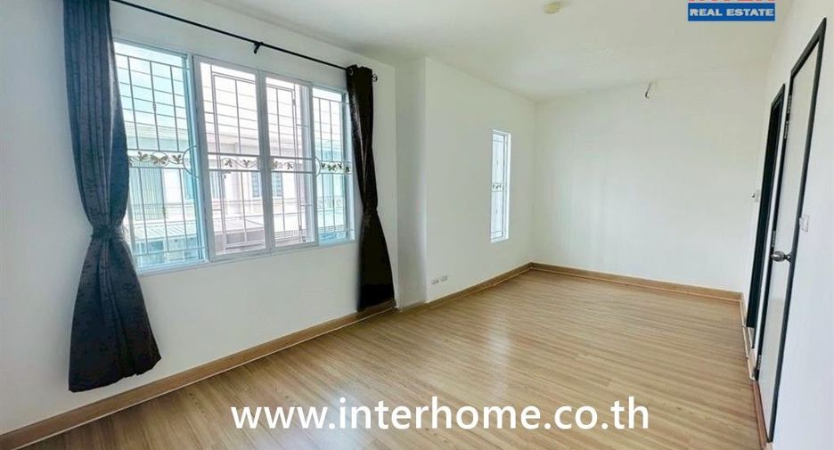 For sale 3 bedrooms townhouse in Sai Mai, Bangkok